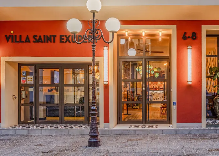 Saint Exupery Хостел Ницца