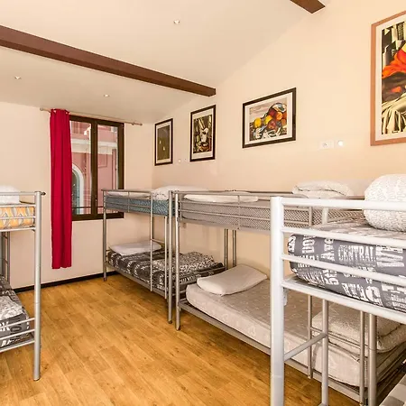 Saint Exupery Hostal *