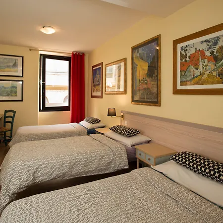 Saint Exupery Hostal