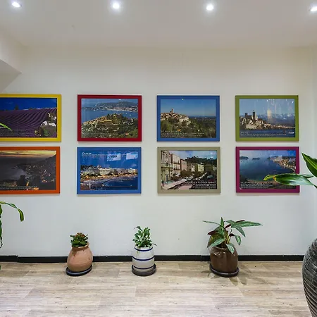 Hostel Saint Exupery Νίκαια