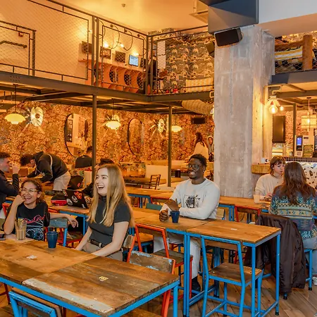 Saint Exupery Hostel Νίκαια