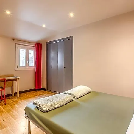 Saint Exupery Albergue *