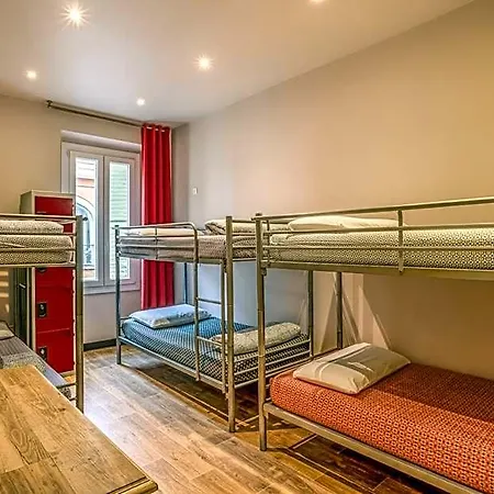 Hostel Saint Exupery Nicea