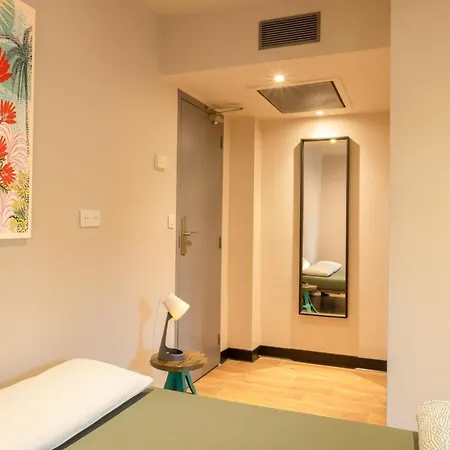 Hostel Saint Exupery Nicea