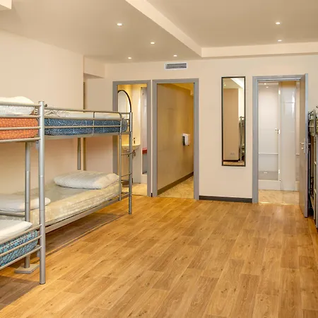 Saint Exupery Albergue Nice