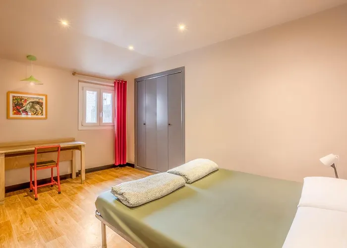 سانت اكزوبري بيتش هوستال *