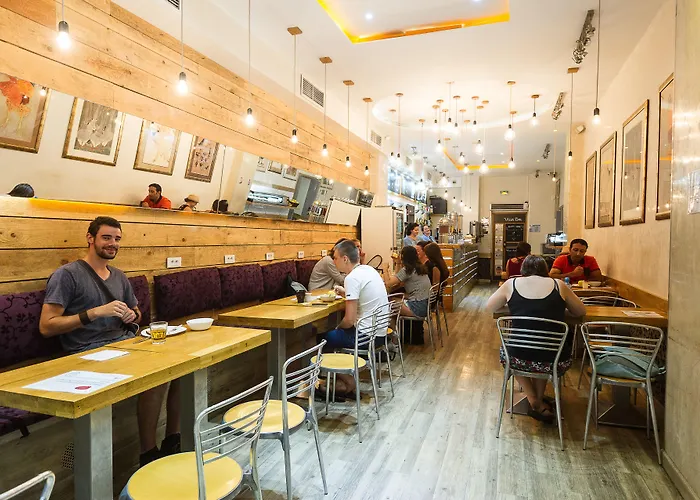 بيت شباب سانت اكزوبري بيتش هوستال نيس