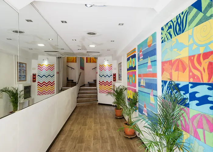 سانت اكزوبري بيتش هوستال *