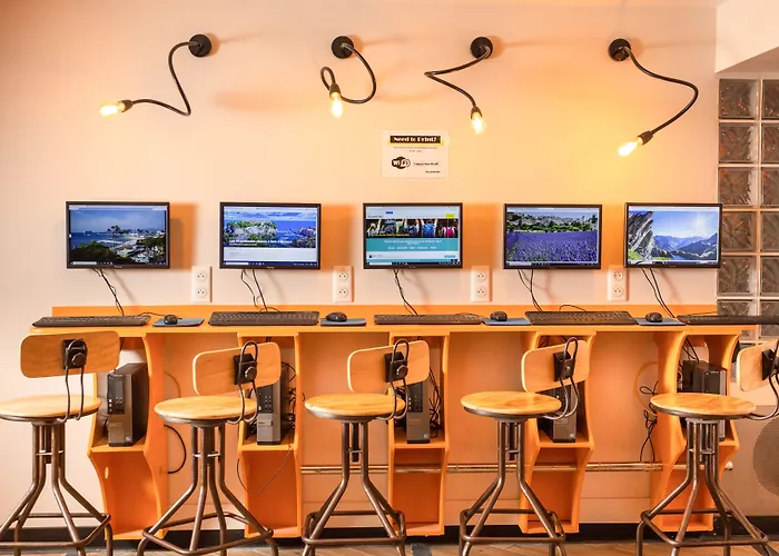 سانت اكزوبري بيتش هوستال *