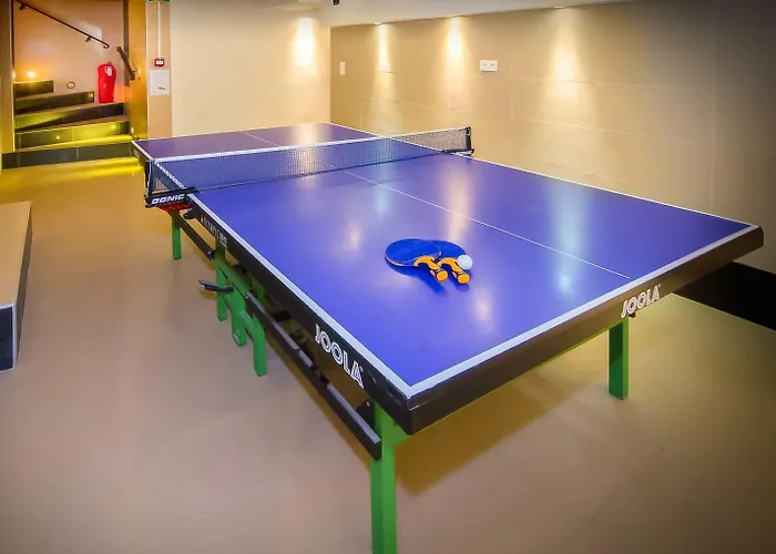 سانت اكزوبري بيتش هوستال بيت شباب *