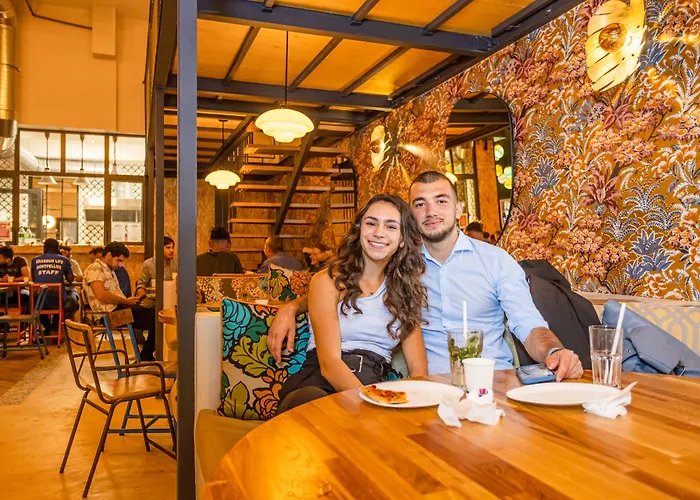 بيت شباب سانت اكزوبري بيتش هوستال نيس