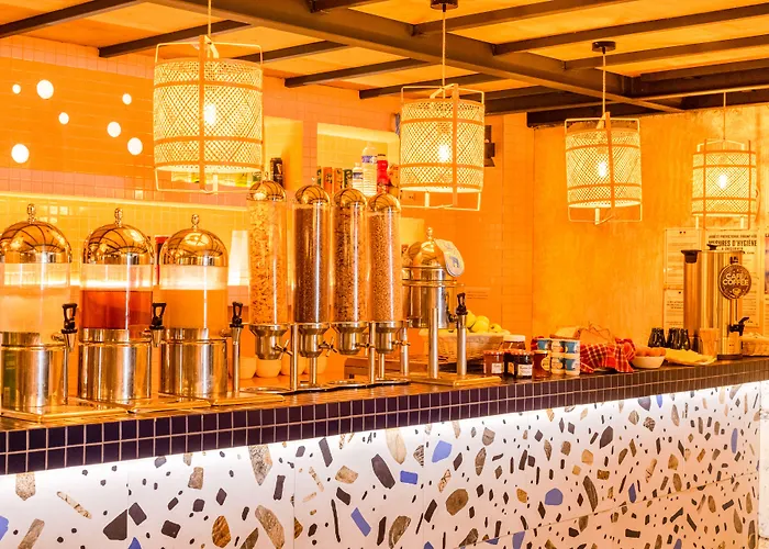 سانت اكزوبري بيتش هوستال بيت شباب نيس