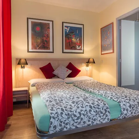 Hostel Saint Exupery Νίκαια