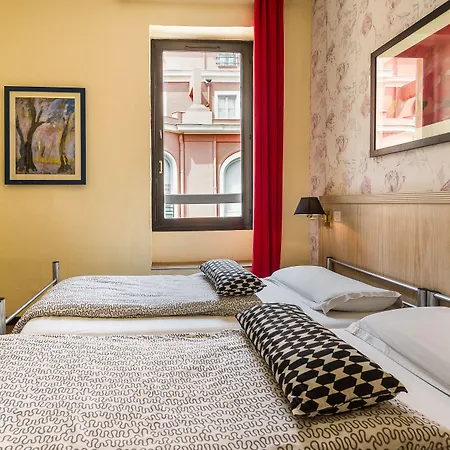 Hostel Saint Exupery Νίκαια