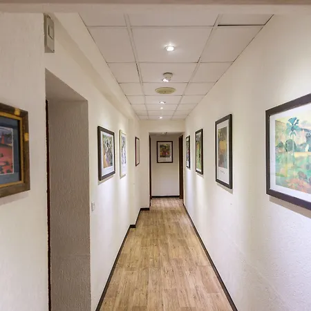 Hostel Saint Exupery Νίκαια