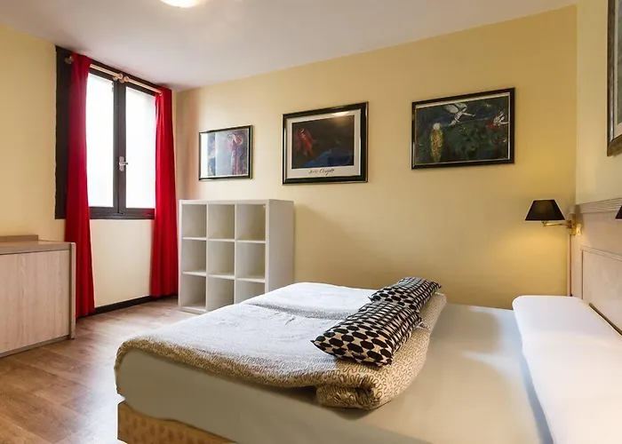 Hostel Saint Exupery Nice