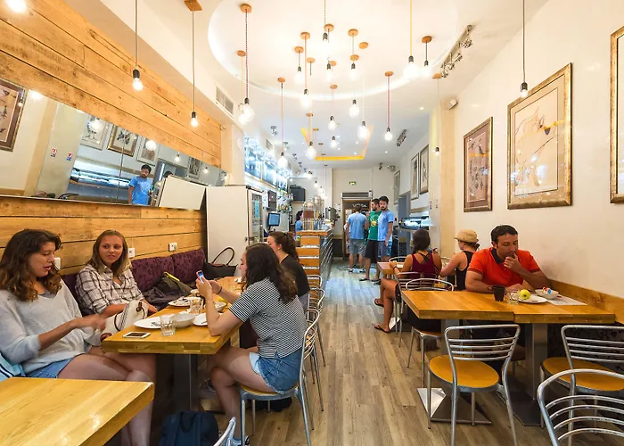 Saint Exupery Albergue