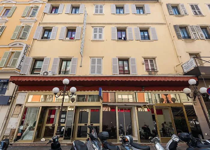 Hostel Saint Exupery *